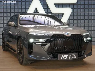 BMW i7 60 TwoTone GranLusso Theatre