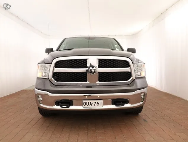 Ram 1500 Classic SLT 5.7 V8 Hemi 4x4 - 5- Paikkainen, Ratinlämmitin, Vetokoukku, Kattoluukku - Ilmainen kotiintoimitus Image 5